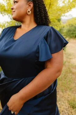 Callie Dress In Navy -Ivy City Co CallieNavy ConradRanch F23 03 668798