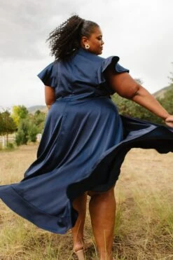 Callie Dress In Navy -Ivy City Co CallieNavy ConradRanch F23 08 665222