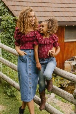 Gracie Top In Wine Floral - FINAL SALE -Ivy City Co EmmaSkirt Fall23 3ac23701 a3e6 4ac3 8d14 464fcc2ac1bb 778380