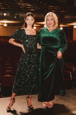 Andie Dress In Emerald Velvet - FINAL SALE -Ivy City Co Holiday2 WEB 32 708937