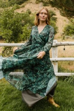 Laney Dress In Green Watercolor - FINAL SALE -Ivy City Co LaneyGreen QuietMeadows F23 25 102547