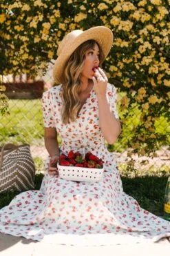 Lucy Dress In Strawberry Fields -Ivy City Co LucyStrawberryFeilds StGeorge SS23 05 573816