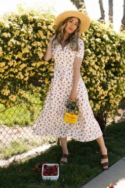 Lucy Dress In Strawberry Fields -Ivy City Co LucyStrawberryFeilds StGeorge SS23 17 851216