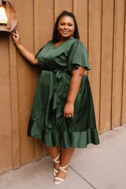 Maggie Dress In Emerald -Ivy City Co MaggieEmerald QuietMeadows F23 6 295986