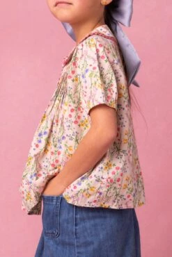 Mini Betty Blouse In Floral -Ivy City Co MiniBettyBlouseFloral Studio Spring24 4