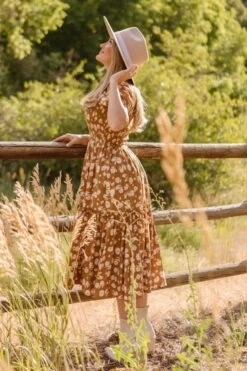 Sienna Dress In Brown Floral -Ivy City Co SiennaBrownFloralDress ConradRanch F23 11 554510