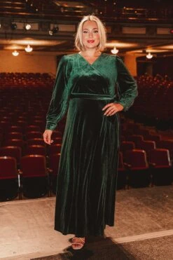 Andie Dress In Emerald Velvet - FINAL SALE -Ivy City Co andieemerald 1 701232