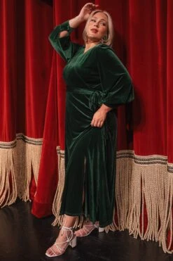 Andie Dress In Emerald Velvet - FINAL SALE -Ivy City Co andieemerald 5 374353