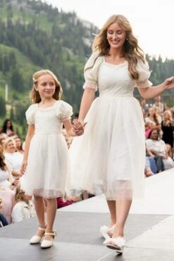 Felicity Dress 11 Felicity Dress -Ivy City Co felicity fashion 1 b0b75212 c27d 4361 8837 93c5724c0dbb 255804