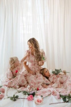 Solana Dress 5 Solana Dress -Ivy City Co lovers2 27 d96078b2 50f0 4dec 915d 787705222fbc 215021