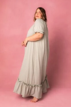 Petra Short Sleeve Night Dress In Green 8 Petra Short Sleeve Night Dress In Green -Ivy City Co petrashort studio 03 595871